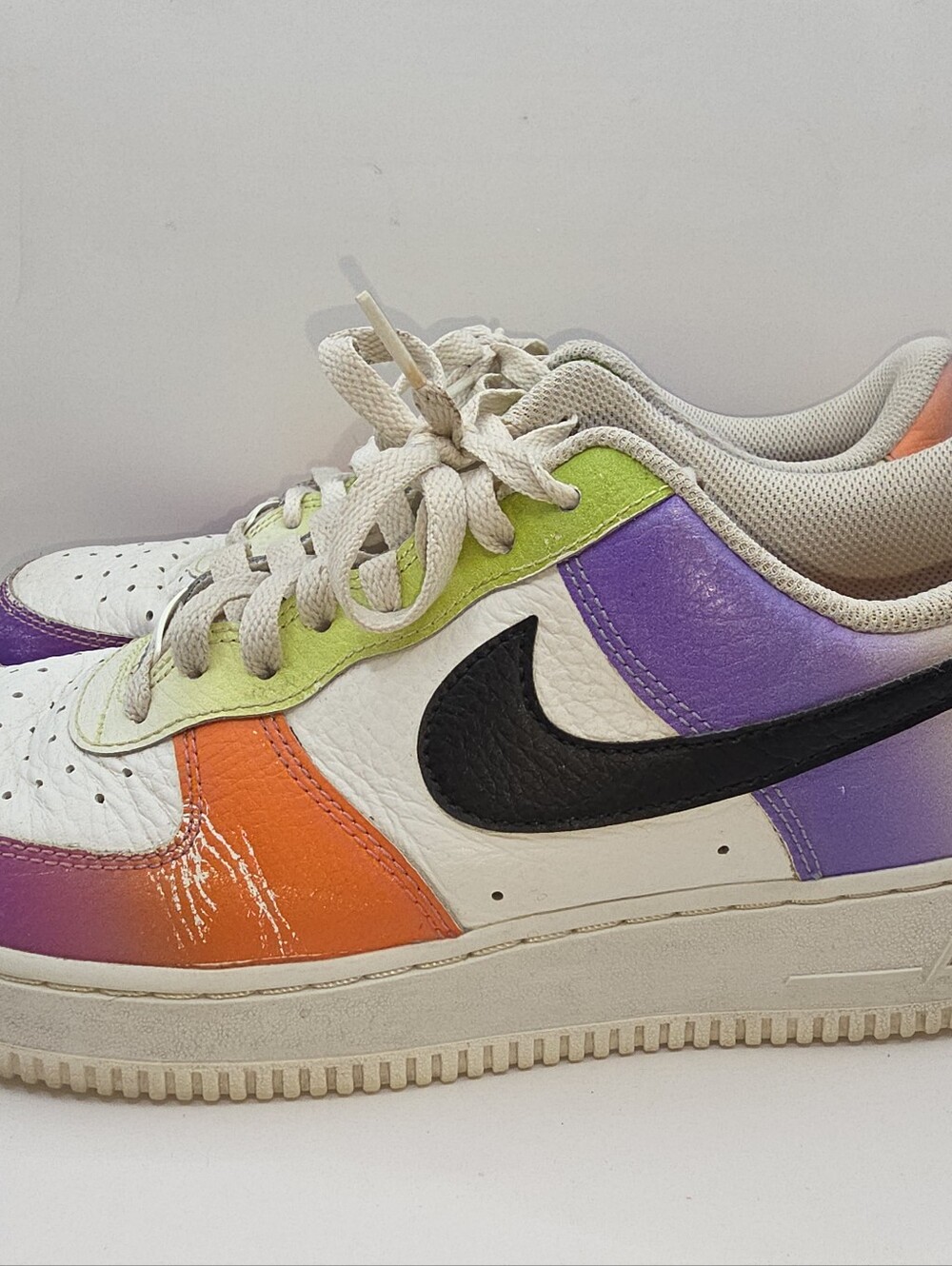 Nike Women's 10 Air Force 1 Low Multi-Color Gradient - Picture 2 of 8